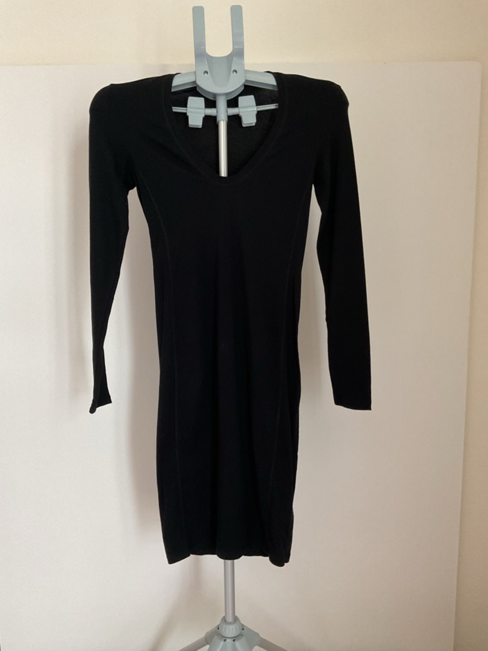 James Perse Black Long Sleeve V-Neck Dress